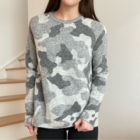 Athleta Sweaters - Athleta Undercover Grey White Camo Alpaca Merino Wool Crew Neck Sweater Small